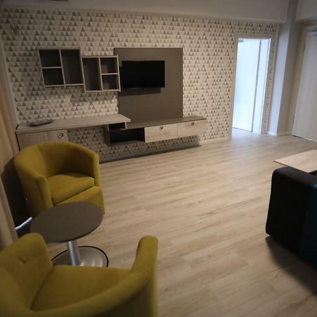 Hotel Dedal ナボダリ エクステリア 写真